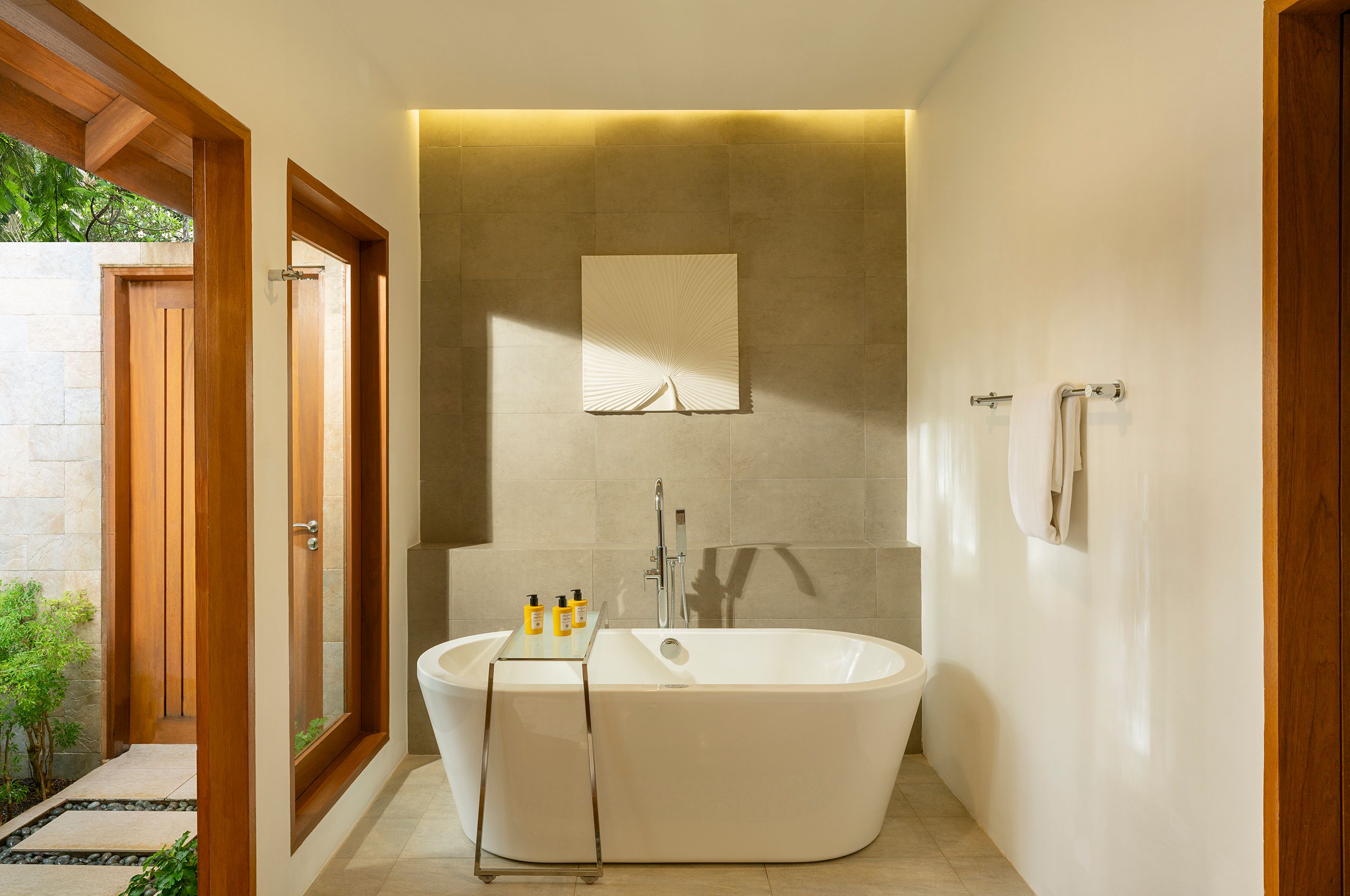 Baros pool villa bathroom 2
