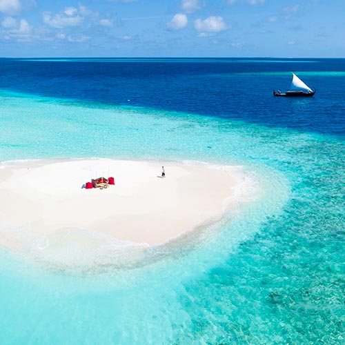 Sandbank Dining at Baros Maldives